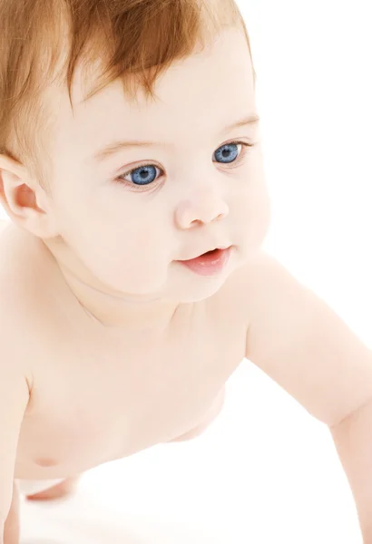 Erkek bebek emekleme — Stok fotoğraf