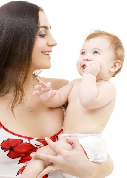 Babyjongen in handen van de moeder — Stockfoto