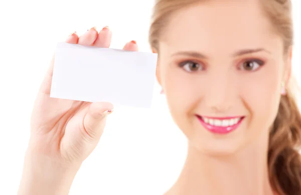 Счастливая девушка с визиткой — стоковое фото