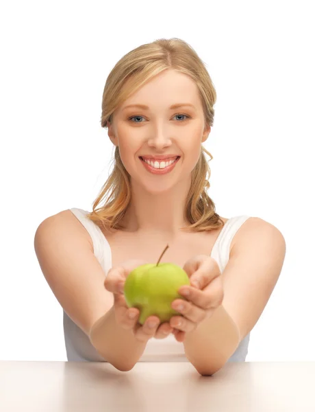 Donna con mela verde — Foto Stock
