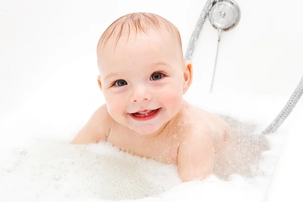 Dítě ve vaně — Stock fotografie