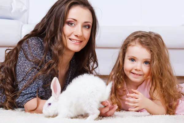 Coniglietto bianco di Pasqua — Foto Stock