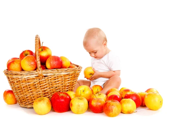 Μωρό που παίζει με μήλα — Φωτογραφία Αρχείου