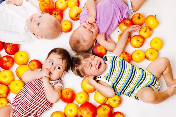 Чотири apple немовлят — стокове фото