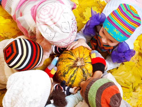 Bambini in cappelli — Foto Stock