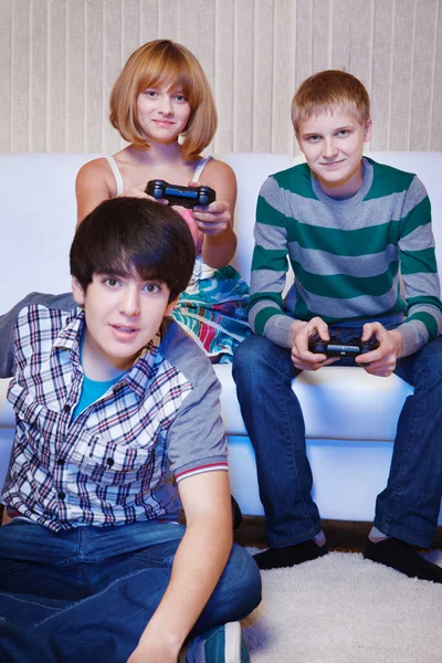 Playing computer games — Stock Photo, Image