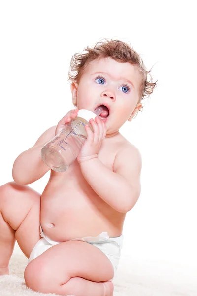 Küçük kız bebek şişe ile — Stok fotoğraf