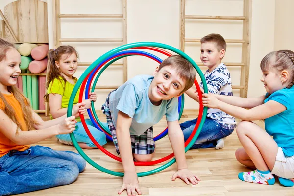 Playing in school gym — Stock Photo, Image