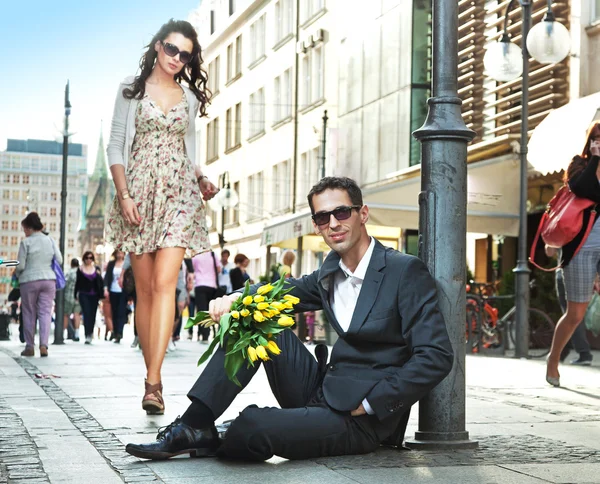 Young couple with sunglasses — Stock Photo, Image