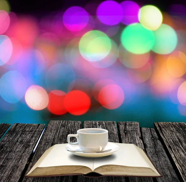 Pausa de café para acordar para ler — Fotografia de Stock