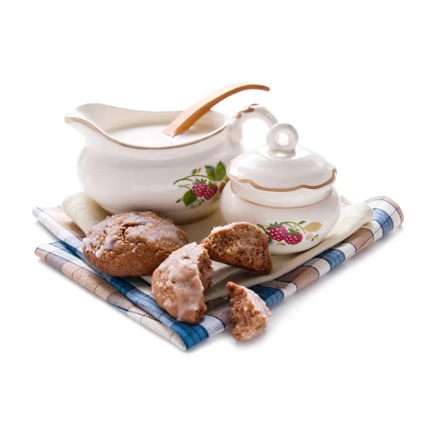 Ceramiche con latte e biscotti — Foto Stock