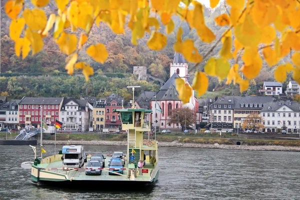 Voiture ferry à travers le Rhin — Photo