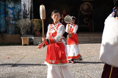 Naxi etnik dans