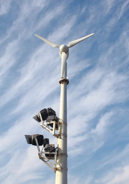 Rüzgar elektrik jeneratörü — Stok fotoğraf