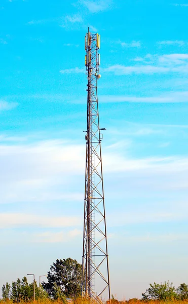 Telekomunikační věž. — Stock fotografie
