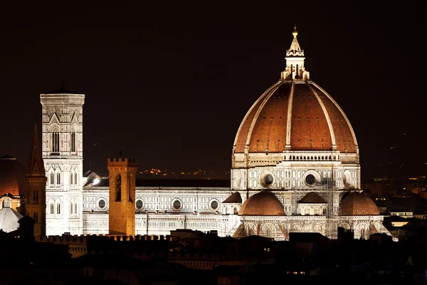 Vista noturna do Duomo de Florença — Fotografia de Stock