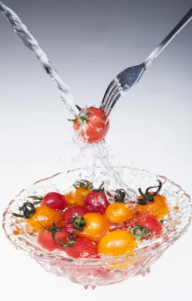 Los tomates cherry _ tomatoes en el bowl — Foto de Stock
