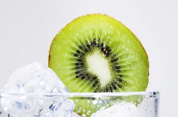 stock image The kiwi with iced water