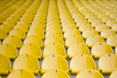 boş sarı stadyum koltukları