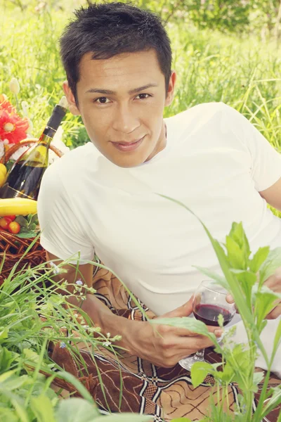 Şarap ile adam — Stok fotoğraf