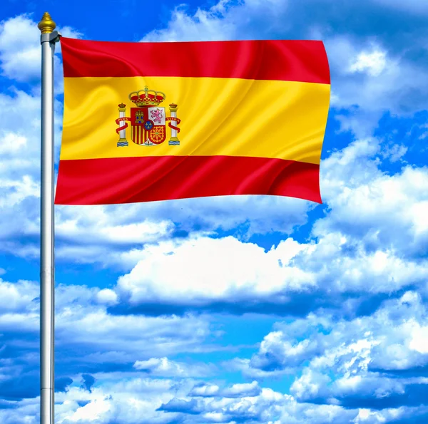 푸른 하늘에 대 한 깃발을 흔들며 스페인 — 스톡 사진