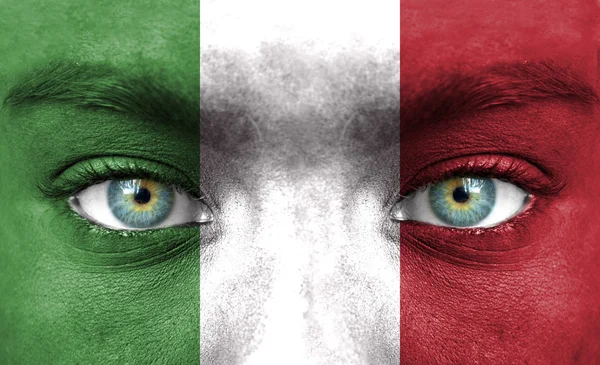 Ludzka twarz malowane z flaga Włoch — Zdjęcie stockowe