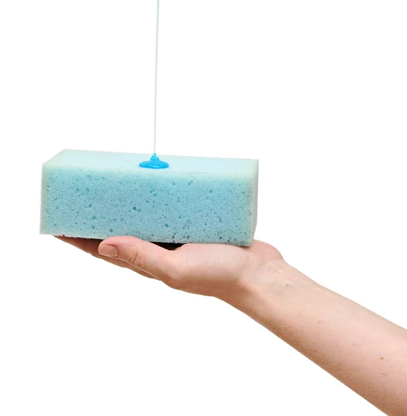 拿海绵肥皂液隔离在艾菲尔铁塔的白色背景上的手 — 图库照片