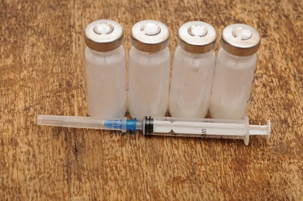 Vaccination injektionsflaskor — Stockfoto