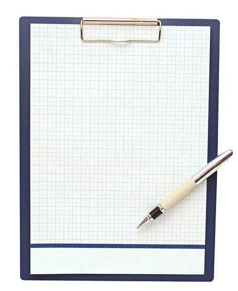 Schwarzes Klemmbrett mit Stift und Papier isoliert auf weiß — Stockfoto