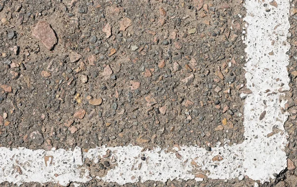 Línea blanca sobre el asfalto — Foto de Stock