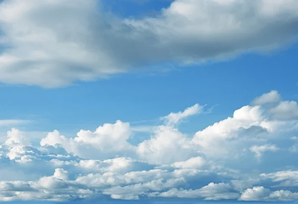Céu azul com nuvem, fundo do céu — Fotografia de Stock