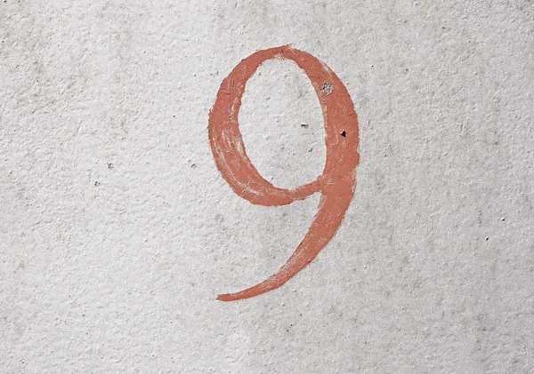 9 - viejo número escrito a mano marrón sobre fondo de plata grunge — Foto de Stock