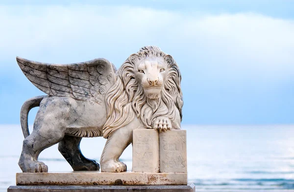 Statua leone alato — Foto Stock