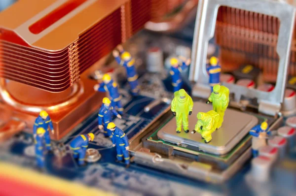 Technicians repairing computer — Stock Photo, Image