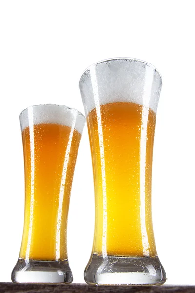 Szklankę piwa z bliska z piany — Zdjęcie stockowe