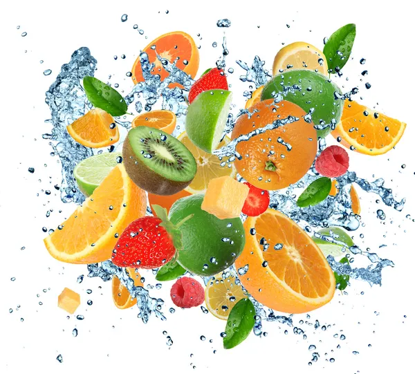 Vers fruit op water splash — Stockfoto