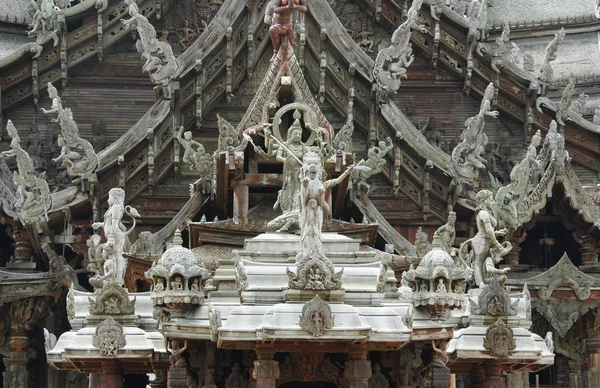 Tempio curvo in legno - Santuario della Verità - in Thailandia — Foto Stock