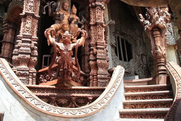 Piękne schody sanktuarium prawdy, pattaya — Zdjęcie stockowe