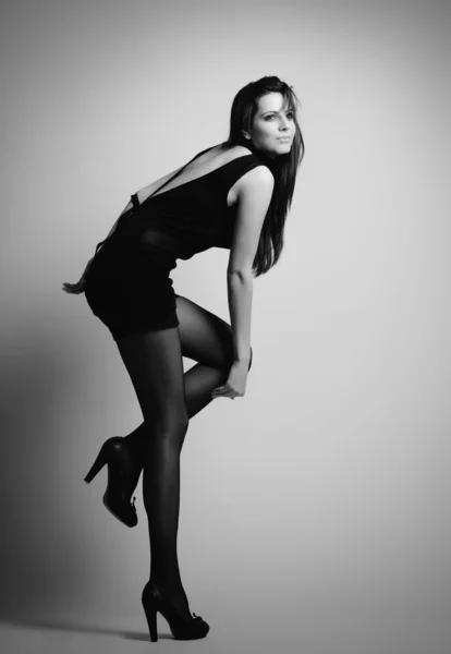 Seksowna pani w czarnej sukni — Zdjęcie stockowe