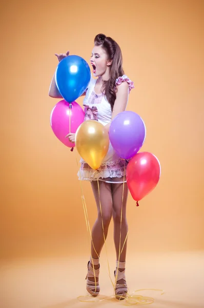 Όμορφη καρφίτσα επάνω με μπαλόνια — Φωτογραφία Αρχείου