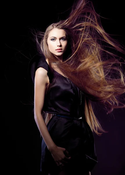 Closeup portrait of glamour young girl with beautiful long hair — Stock Photo, Image