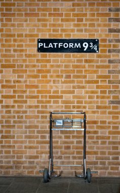 Platform 9 3/4 and Trolley clipart