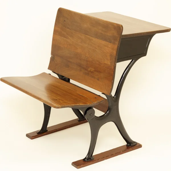Antik iskolai szék és az íróasztal — Stock Fotó