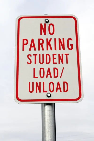 Parkolás diák ki/bepakolásához jele — Stock Fotó