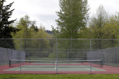 boş tenis kortları