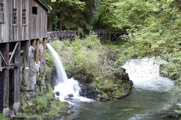 Mill Waterfall into Cedar Creek — Stock Photo, Image