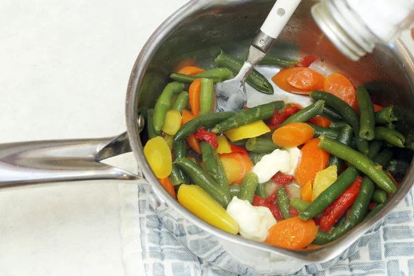 Kokta blandade grönsaker — Stockfoto