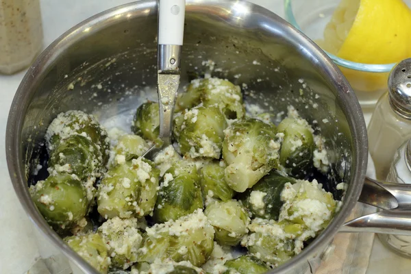 Рецепт брюссельской капусты — стоковое фото
