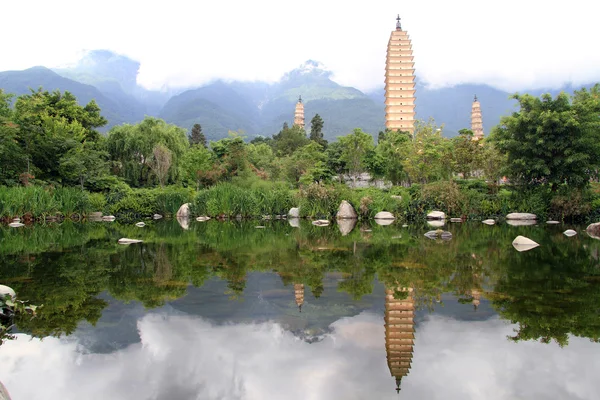 Pond and three pagodas — Stock Photo, Image
