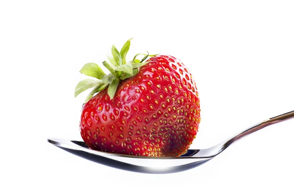 Schöne Erdbeer-Dessert auf weißem Hintergrund — Stockfoto